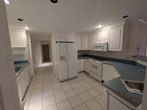 4 Summit Dr #107, Reading, MA 01867 photo 9