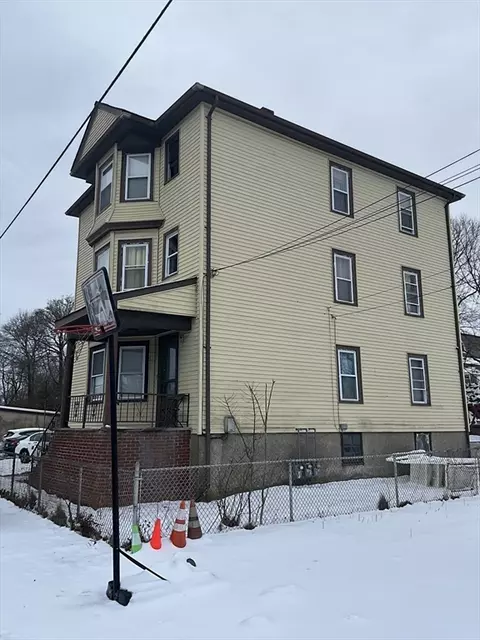 15 Higgins St, Fall River, MA 02724 photo 2