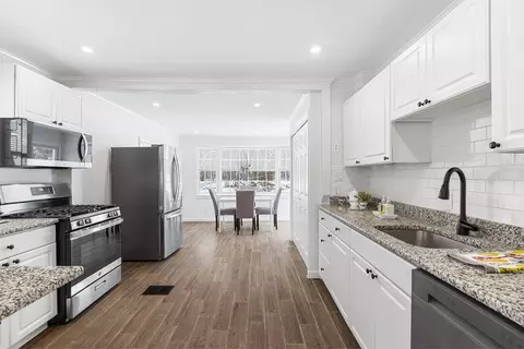 Kitchen - 7 Glenhill Ter, Maynard, MA 01754 photo 2 of 2