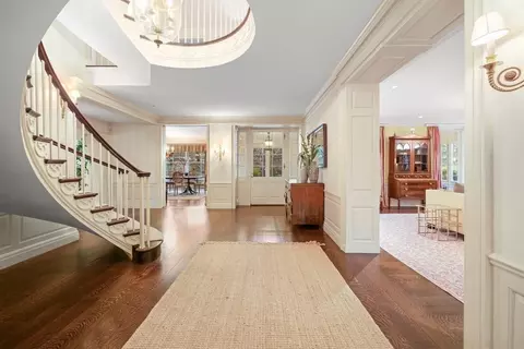 20 Sears Rd, Brookline, MA 02445 photo 2
