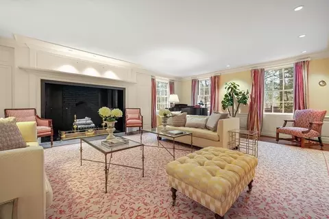 20 Sears Rd, Brookline, MA 02445 photo 4