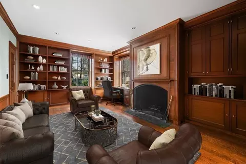 20 Sears Rd, Brookline, MA 02445 photo 6