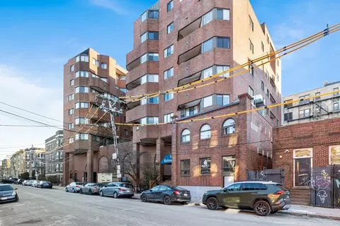 147 Kelton St #710, Boston, MA 02134