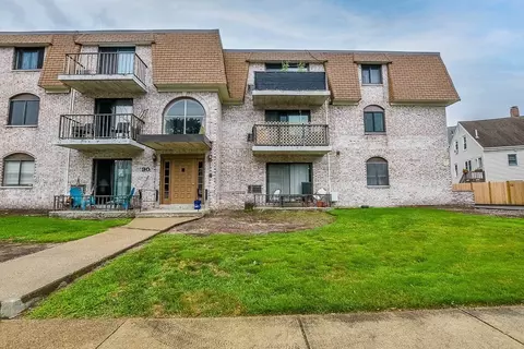90 High St #305, Dedham, MA 02026
