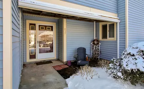 637 Nassau Nassau Dr #637, Springfield, MA 01129