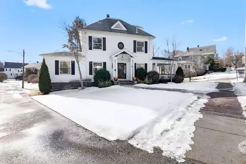 80 Chestnut St, Wakefield, MA 01880