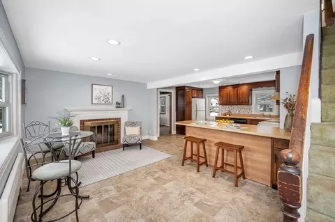 12 Edwin St, Reading, MA 01867 photo 3