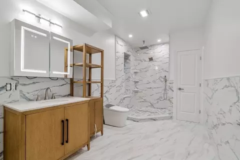 Bath - 51 Pilgrim Rd, Needham, MA 02492 photo 4 of 4
