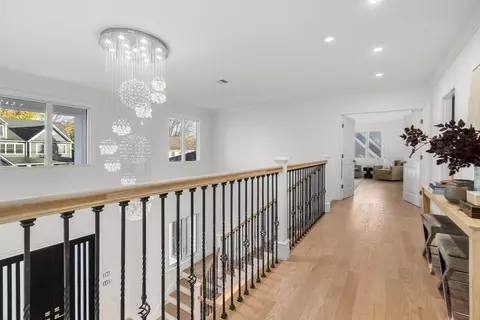 Entry Way - 51 Pilgrim Rd, Needham, MA 02492 photo 6 of 6
