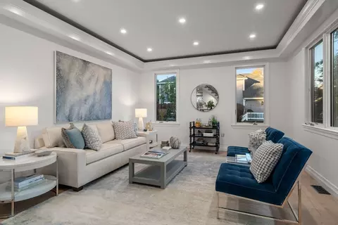Living - 51 Pilgrim Rd, Needham, MA 02492 photo 4 of 5