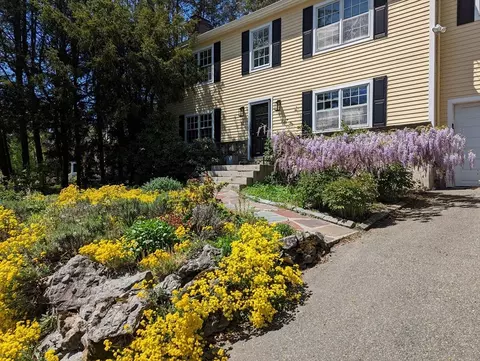 67 Walnut Hill Rd, Newton, MA 02459