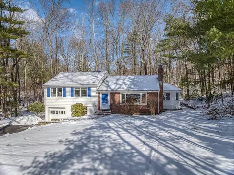 34 Dunelm, Bedford, MA 01730