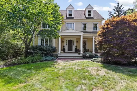 140 Pond St, Cohasset, MA 02025