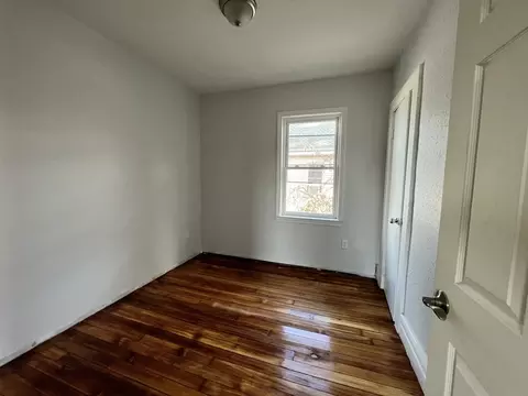 45 Monroe, Springfield, MA 01109 photo 2