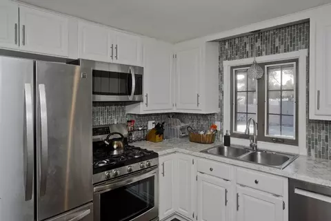 25 Gardens Dr, Springfield, MA 01119 photo 15