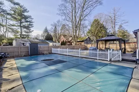 25 Gardens Dr, Springfield, MA 01119 photo 6