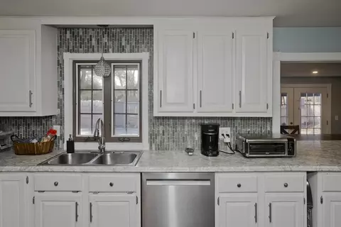 25 Gardens Dr, Springfield, MA 01119 photo 14