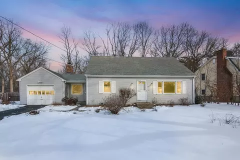 130 South Ave, Longmeadow, MA 01106