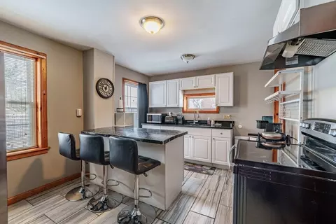 88 Fisher St, Springfield, MA 01109