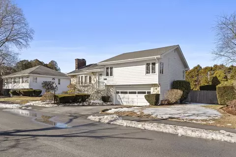 Exterior - 5 Arlyn Rd, Marblehead, MA 01945 photo 2 of 3