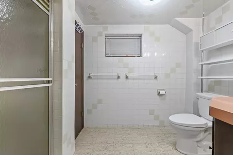 Bath - 5 Arlyn Rd, Marblehead, MA 01945 photo 4 of 4