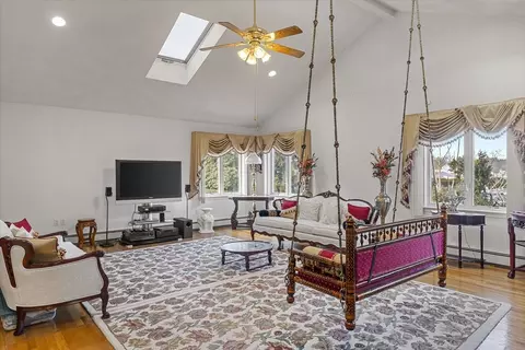 Living - 5 Arlyn Rd, Marblehead, MA 01945 photo 4 of 6