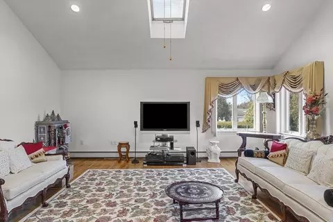 Living - 5 Arlyn Rd, Marblehead, MA 01945 photo 6 of 6