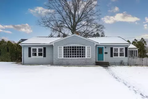 121 Sycamore St, Swansea, MA 02777