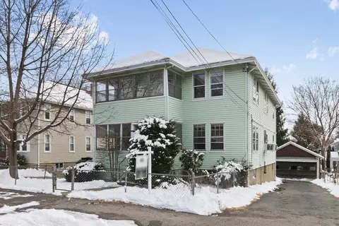 29-31 Bay State Rd, Quincy, MA 02171