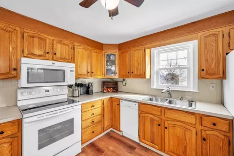 117 Vale St, Worcester, MA 01604 photo 4