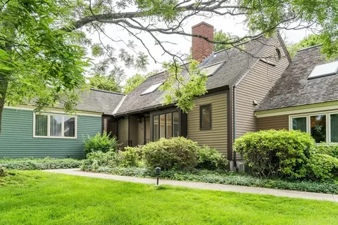 88 Potter Pond Rd #88, Lexington, MA 02421