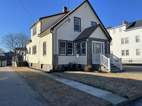 8 Eddy St, Webster, MA 01570
