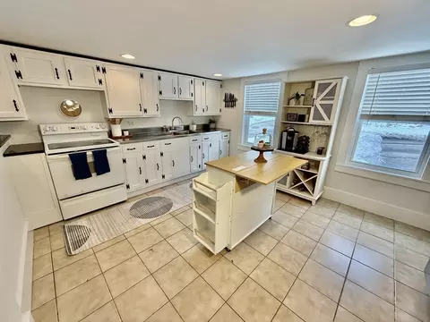 234 E Main St, Georgetown, MA 01833 photo 10