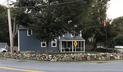 234 E Main St, Georgetown, MA 01833 photo 3