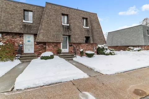 18 Beekman Dr #18, Agawam, MA 01001