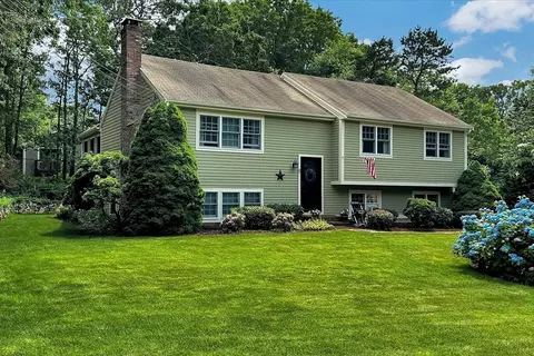 8 Colony Ave, Bourne, MA 02532 photo 3