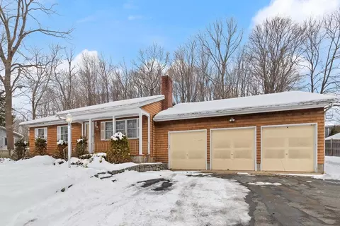 103 Martin St, Essex, MA 01929