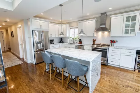 265 E St #3, Boston, MA 02127