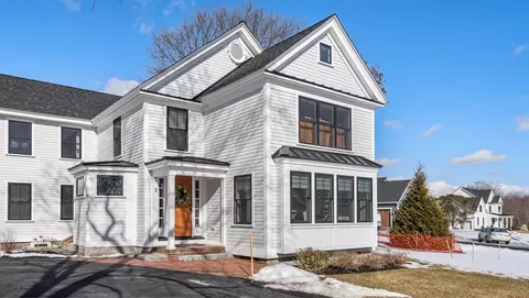 128 Main St #2, Westford, MA 01886