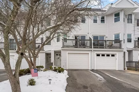 15 Elm Ave #15, Hull, MA 02045