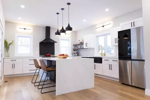 17 Thompson St, Boston, MA 02136