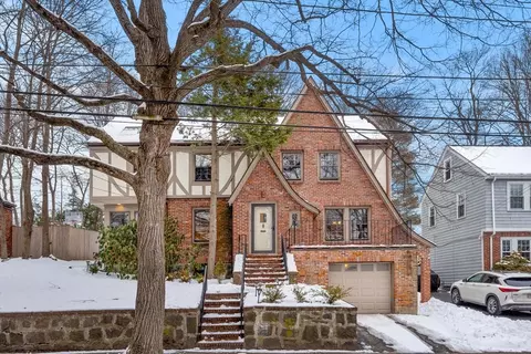 223 Bonad Rd, Brookline, MA 02467