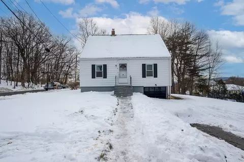 41 Thorndike St, Fitchburg, MA 01420