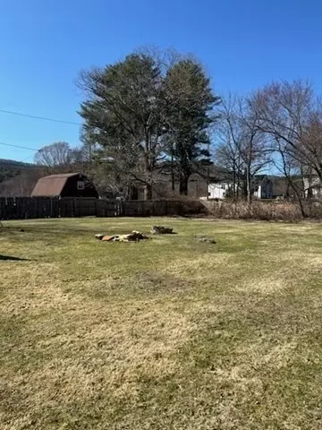 18 Dean St, Warren, MA 01083 photo 4