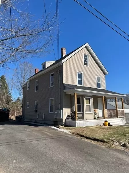 18 Dean St, Warren, MA 01083