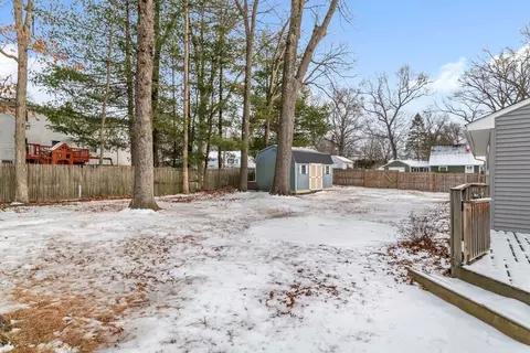 Exterior - 35 Lenn Rd, Springfield, MA 01118 photo 2 of 4