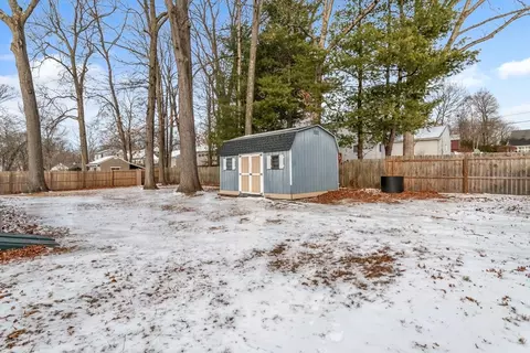 Exterior - 35 Lenn Rd, Springfield, MA 01118 photo 4 of 4