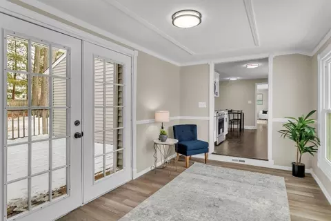 Entry Way - 35 Lenn Rd, Springfield, MA 01118 photo 3 of 5