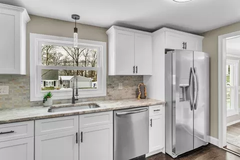 Kitchen - 35 Lenn Rd, Springfield, MA 01118 photo 6 of 7