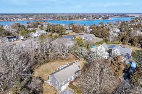 6 Finch Ln, Orleans, MA 02653
